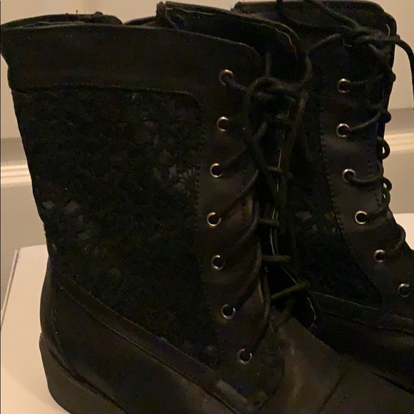 JustFab Women’s lace-up combat boots US 7.5 - Picture 2 of 5
